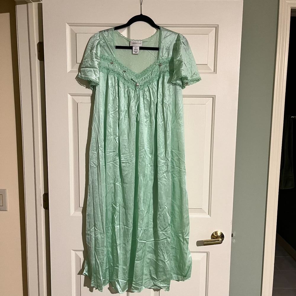 Vintage Comfort Choice Nightgown Gree Nylon Satin Lace Floral Embroidered Size M